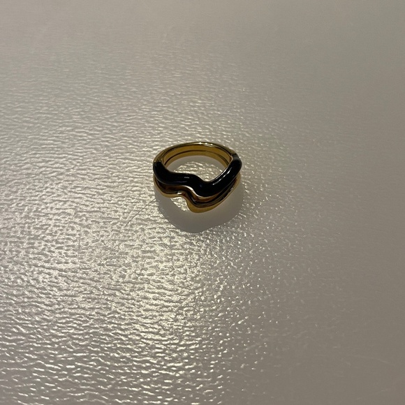 Missoma SQUIGGLE CURVE TWO TONE ENAMEL STACKING RING 18k gold plated women ring - Picture 7 of 9